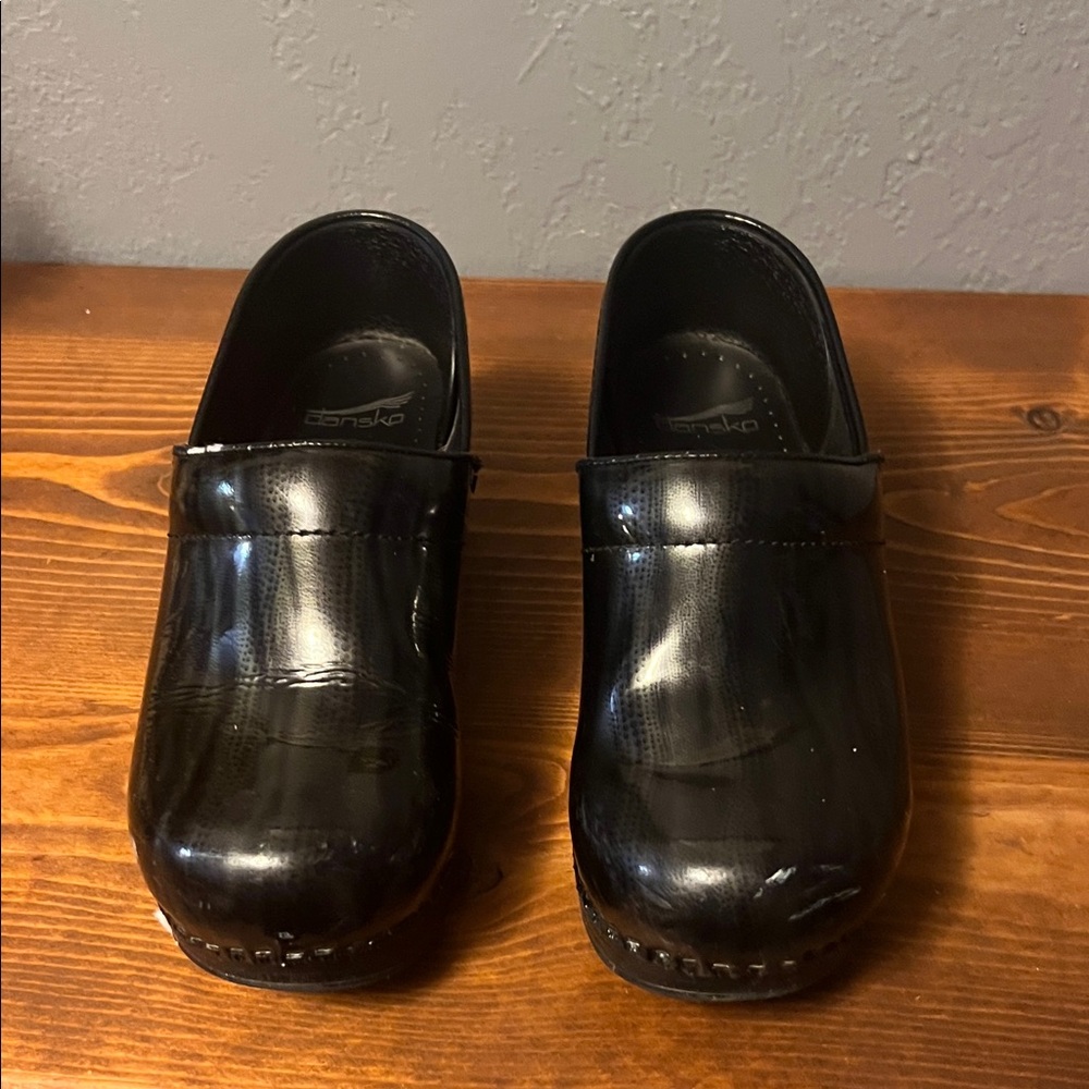 Dansko Women’s Shiny Black Shoes